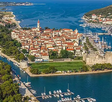 Penthouse Kvesic Apartment Trogir