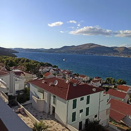 Penthouse Kvesic Lejlighed