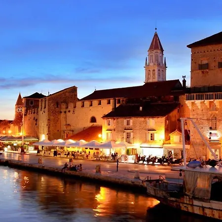 Penthouse Kvesic Lejlighed *